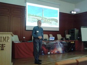 Ricardo Amils, microbiólogo experto en extremófilos del CBM y el CAB, fue el encargado de cerrar la "Astrochemistry's Cool".