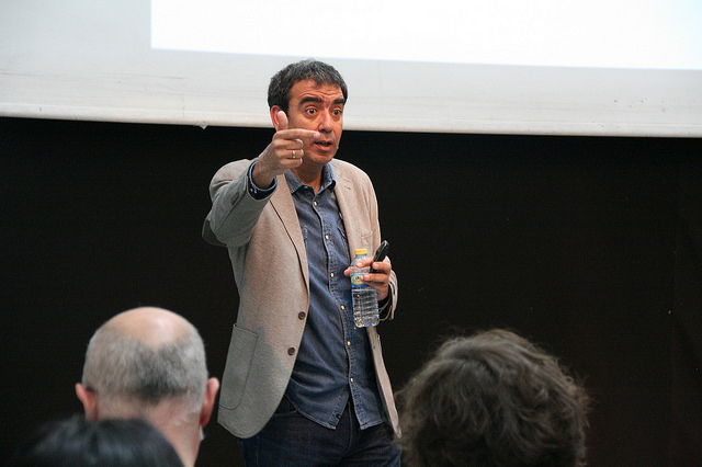 Foto 3: José Manuel López Nicolás en su conferencia "El post del millón de euros"